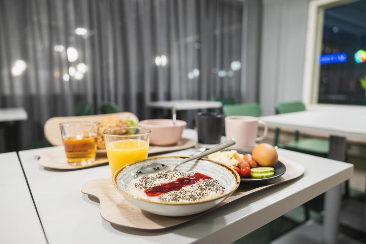 Greenstar Hotel Вааса Екстериор снимка
